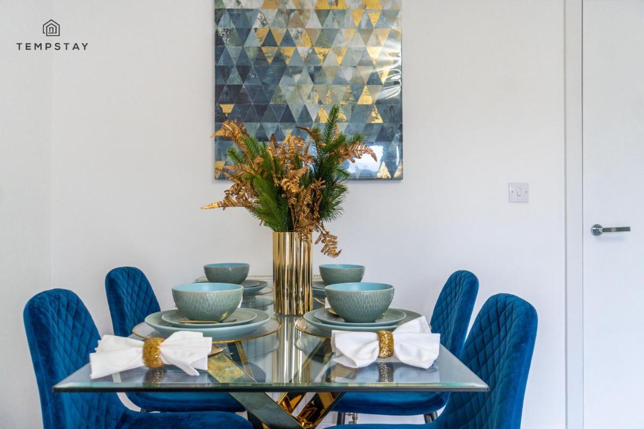 Stylish 4 Bed Family Home At Madejski, Reading University Экстерьер фото